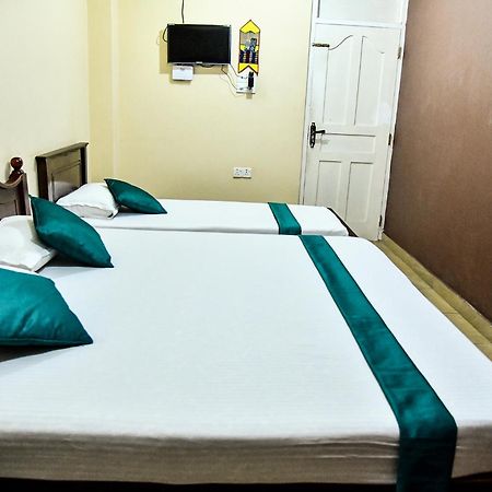 Sri Krishna Bhavan Hotel Hatton Buitenkant foto