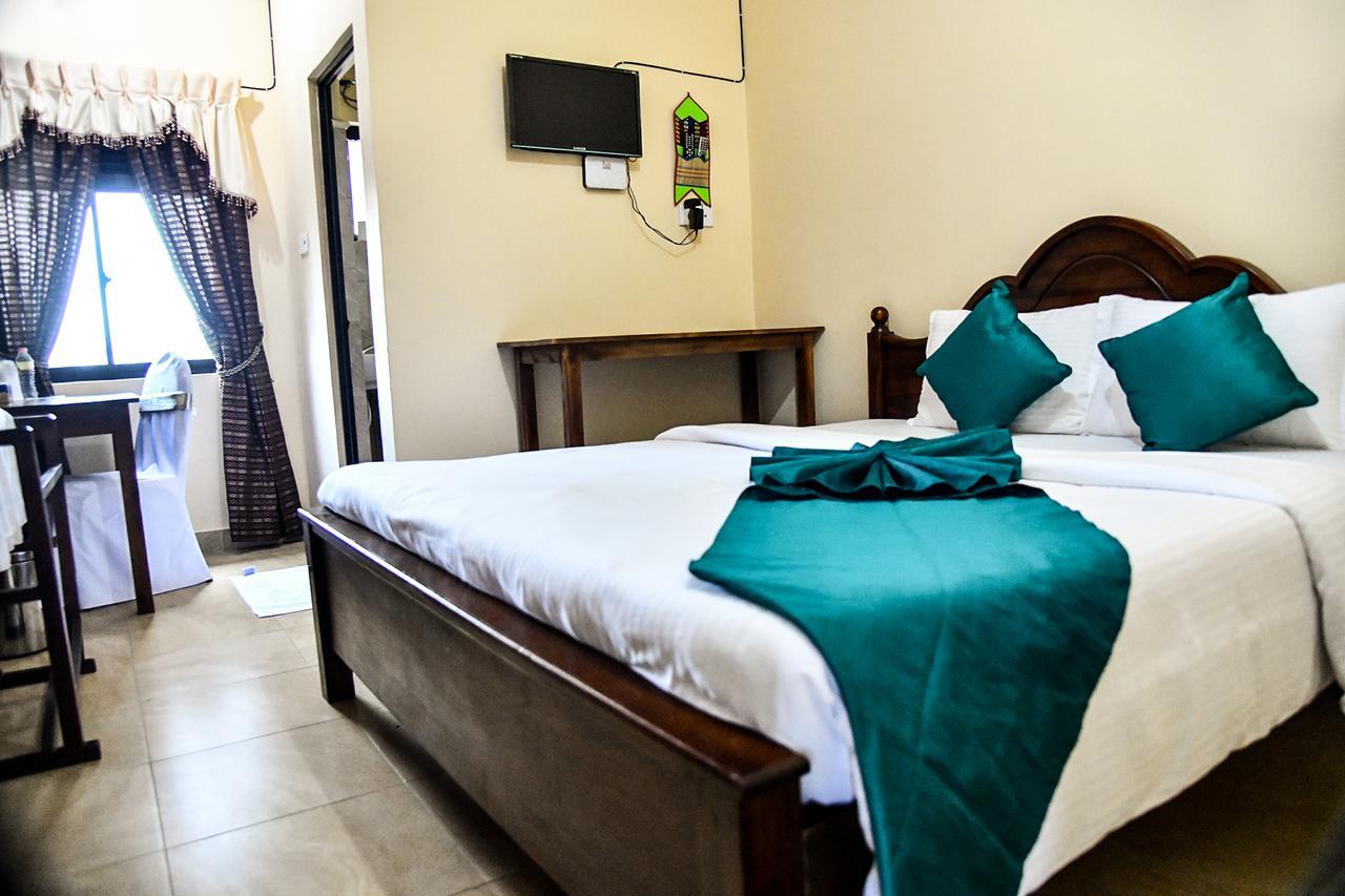 Sri Krishna Bhavan Hotel Hatton Buitenkant foto