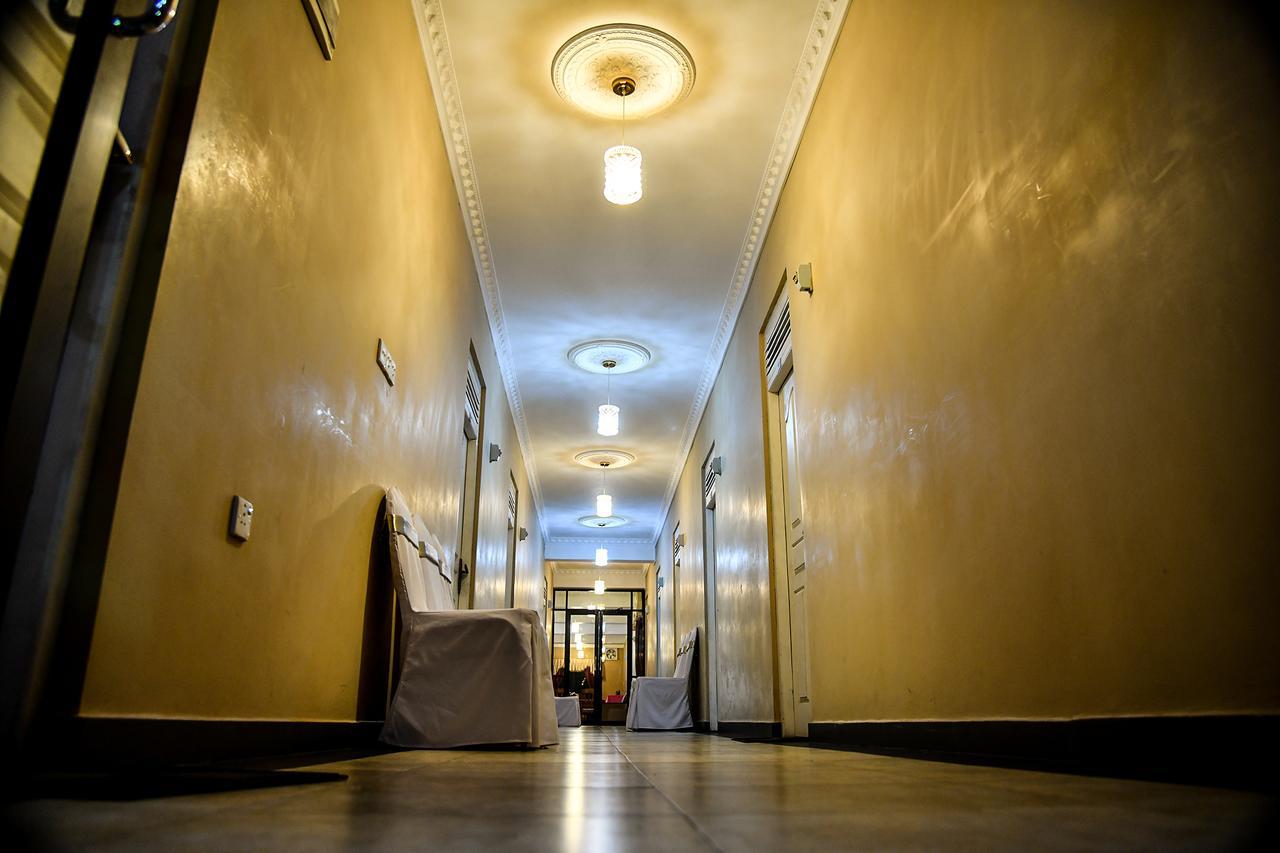 Sri Krishna Bhavan Hotel Hatton Buitenkant foto