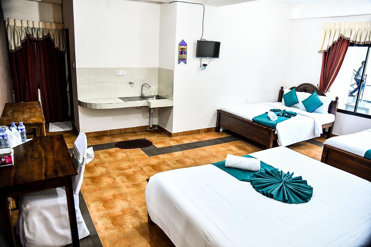Sri Krishna Bhavan Hotel Hatton Buitenkant foto