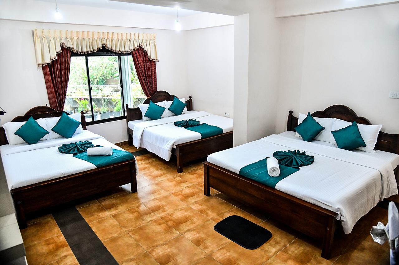 Sri Krishna Bhavan Hotel Hatton Buitenkant foto